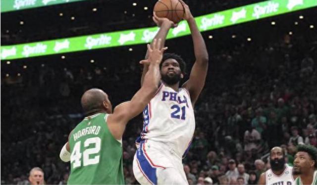 云开体育-下一个会是他吗？利拉德交易或触动恩比德提出交易